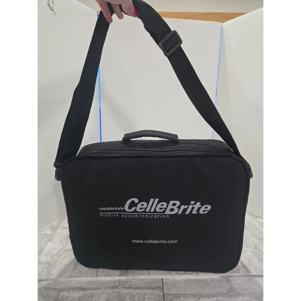 Padded Adjustable Laptop Carrying Bag Celle Brite Briefcase Black Soft‎ Handle